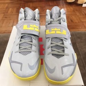 Nike Zoom Soldier VII